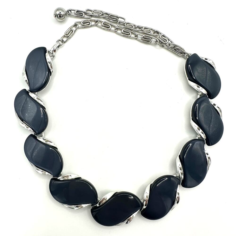 Lisner vintage silver tone black thermoset plastic moonglow lucite necklace
